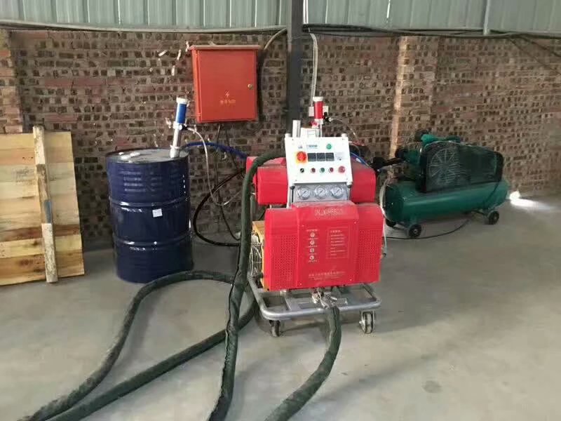 影視道具噴涂聚脲(圖2) H5600型泡沫影視道具表面硬化噴涂聚脲設(shè)備