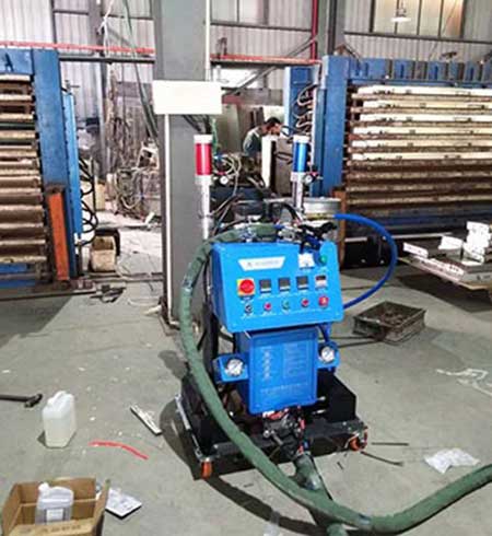 Q2600聚氨酯門(mén)板噴塑設(shè)備