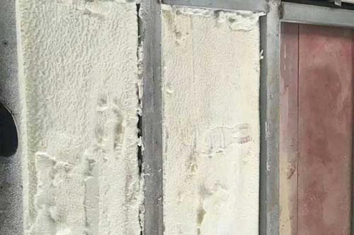 木屋聚氨酯噴涂保溫隔音民宿噴涂發(fā)泡保溫(圖3) 木屋聚氨酯噴涂保溫隔音民宿噴涂發(fā)泡保溫